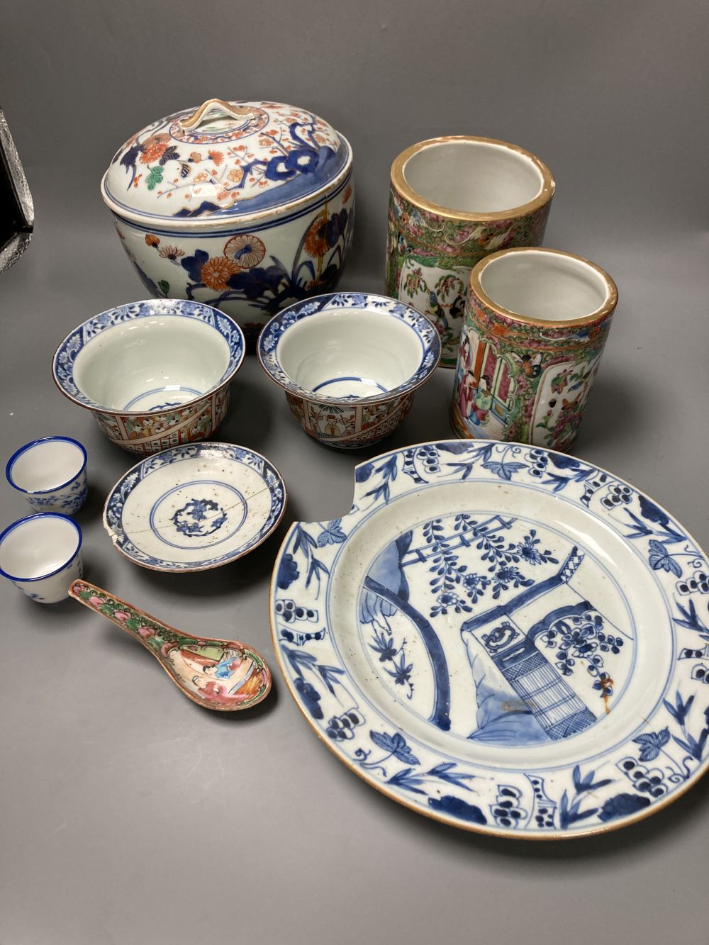 Two 19th century Chinese famille rose brushpots, and other Chinese and Japanese porcelain items, 18th-20th century